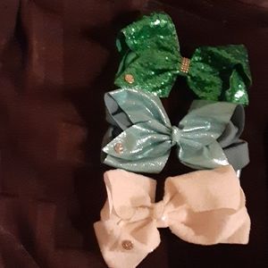 Jojo bows